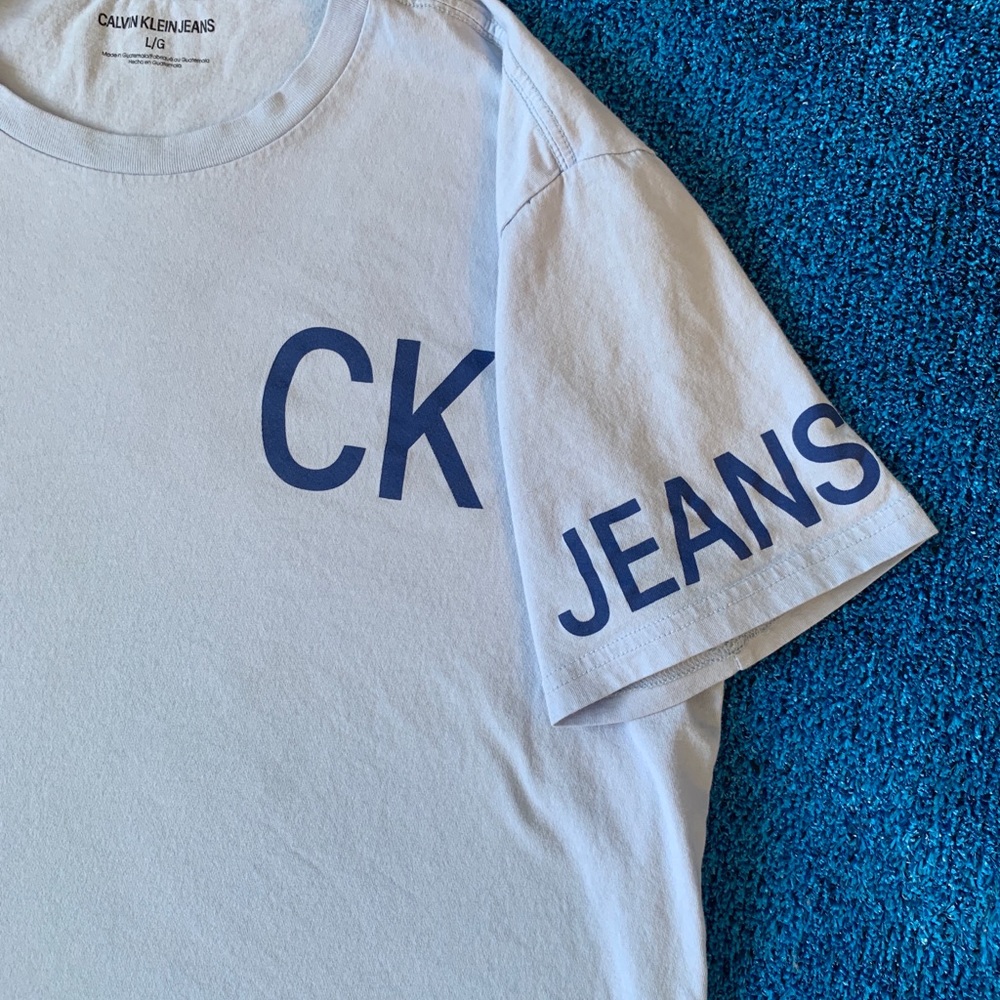 Calvin Klein Jeans T-Shirt - Picture 2 of 3